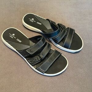 Clarks Cloudsteppers Women’s Sandal Slide Black 9 New